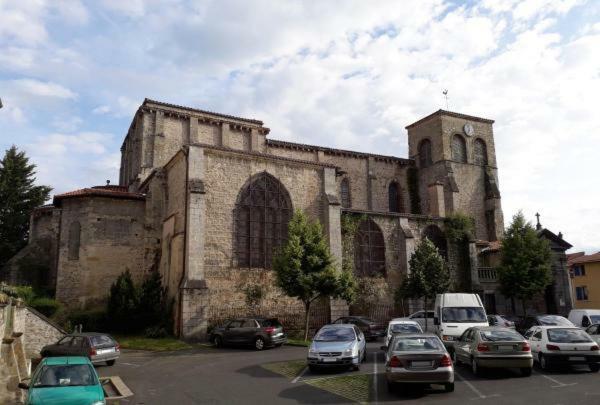 Le Medieval Thiers Exterior foto