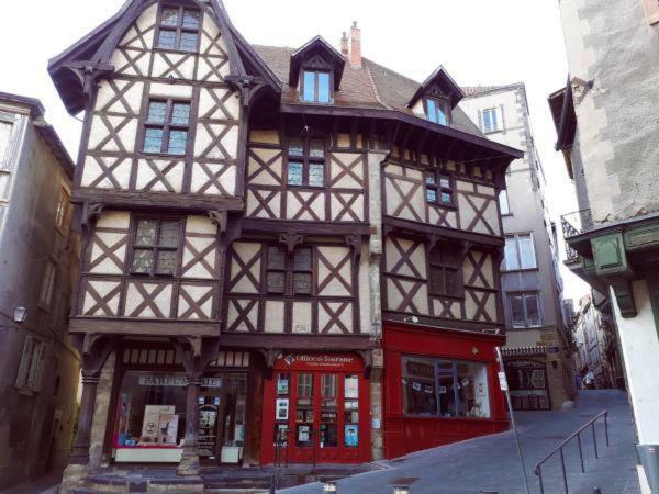 Le Medieval Thiers Exterior foto